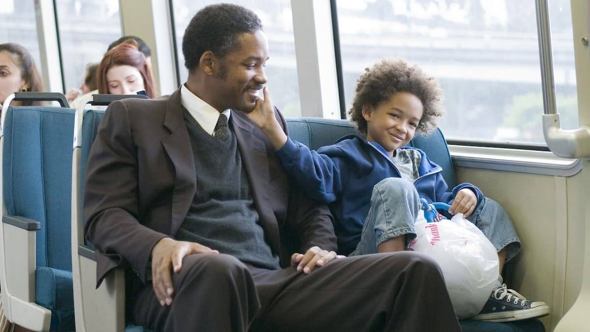 Will Smith y Jaden Smith, padre e hijo en la vida real y en «En busca de la felicidad» (2006) de Gabriele Muccino: complicidad, camaradería y un amor profundo.