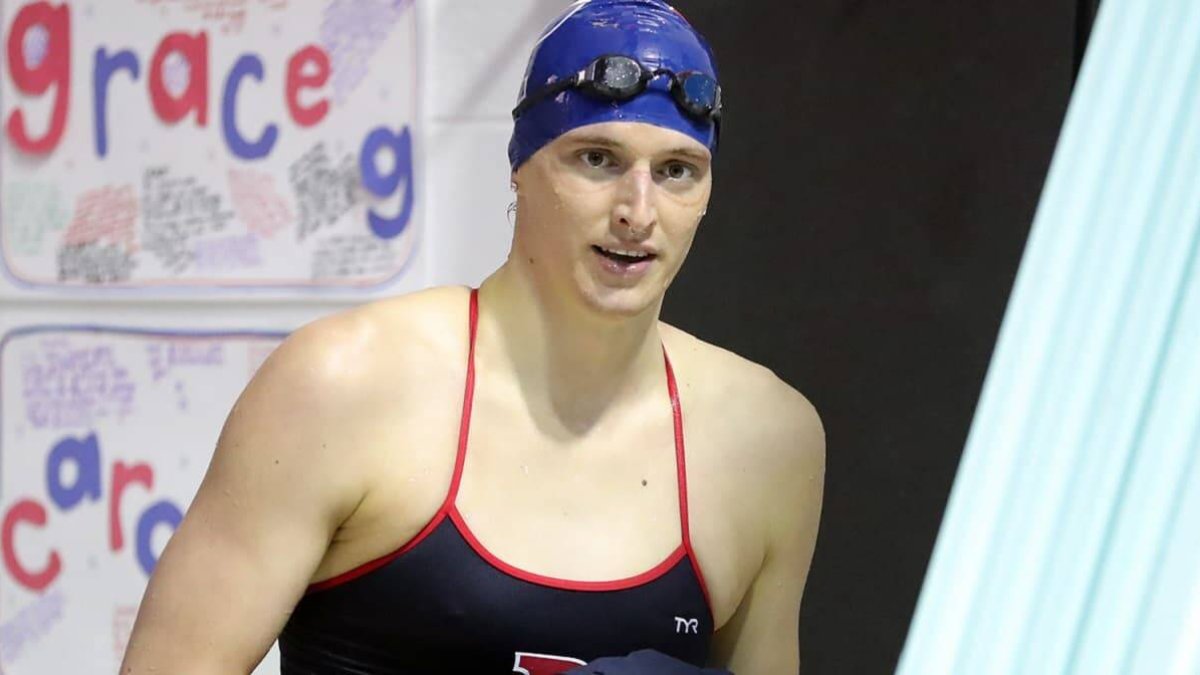 Lia Thomas, trans que compite en la NCAA de EEUU en categoría femenina, está batiendo todos los récords.