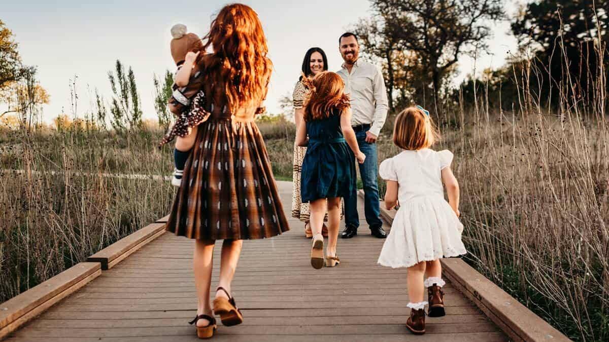 Los mismos que se ríen de que el sexo pueda ser algo noble y bello que genere vida enmarcado dentro del matrimonio... se llevan las manos a la cabeza cuando ese sexo se convierte en destructor. Foto: Jessica Rockowitz / Unsplash.