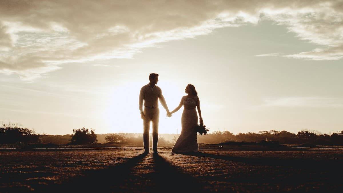 San Agustín ve en el matrimonio tres bienes: los hijos, la fidelidad mutua y el sacramento. Foto: Jonathan Borba / Unsplash.