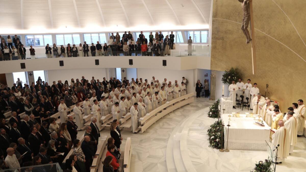 Ceremonia de la Dedicación de la capilla de la Universidad Francisco de Vitoria el pasado 9 de abril, una muestra de lo viva que está la colaboración entre ciencia y fe al servicio de la Verdad. Foto: UFV.