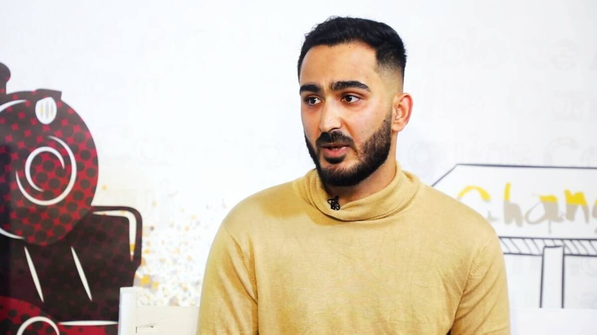 Armin, exmilitar iraní, se desplazó a España en 2018, donde no tardó en conocer la fe católica.