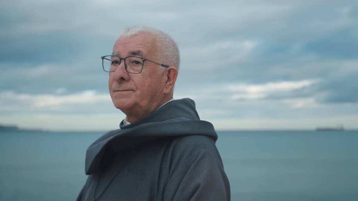 Isidoro Macías, conocido como el “Padre Patera” y premiado por la Revista Time como