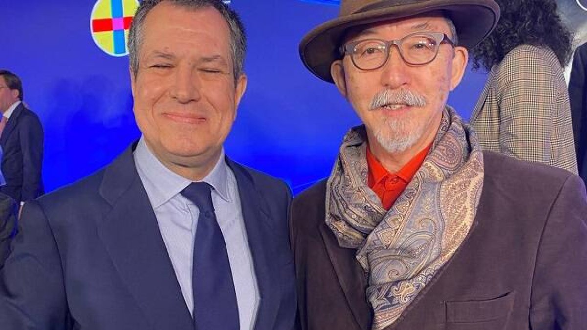 Nuestro director Álex Rosal y el escultor japonés Etsuro Sotoo recibieron un premio Ángel Herrera por su Difusión de la Cultura Católica de la Fundación CEU San Pablo