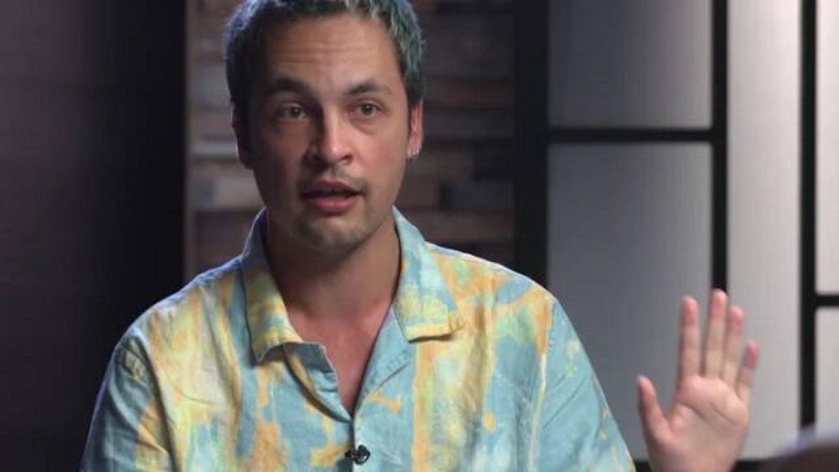 Saúl Castro, el abogado y activista de ideología LGTB, fotograma en El Intermedio, de La Sexta TV