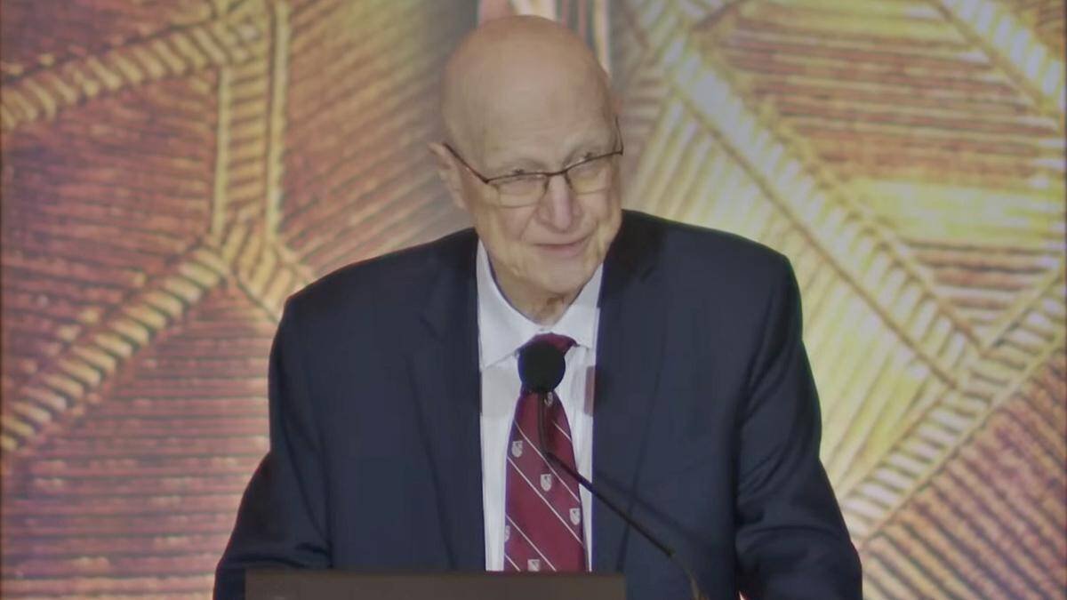 Peter Kreeft, durante una conferencia de hace pocos meses en el instituto Word on Fire dirigido por el obispo Robert Barron.