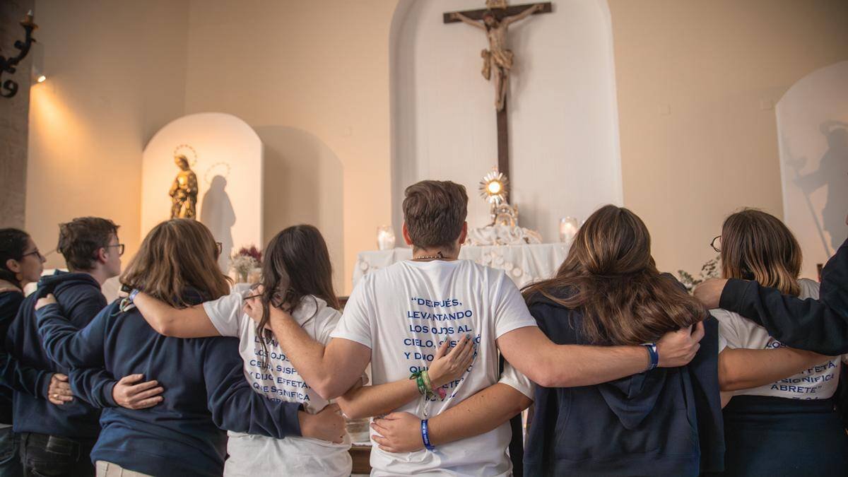 La esperanza y la oportunidad de la Iglesia hoy es que sigue habiendo católicos fieles, orantes y decididos. Foto: Yandry Fernández Perdomo / Cathopic.