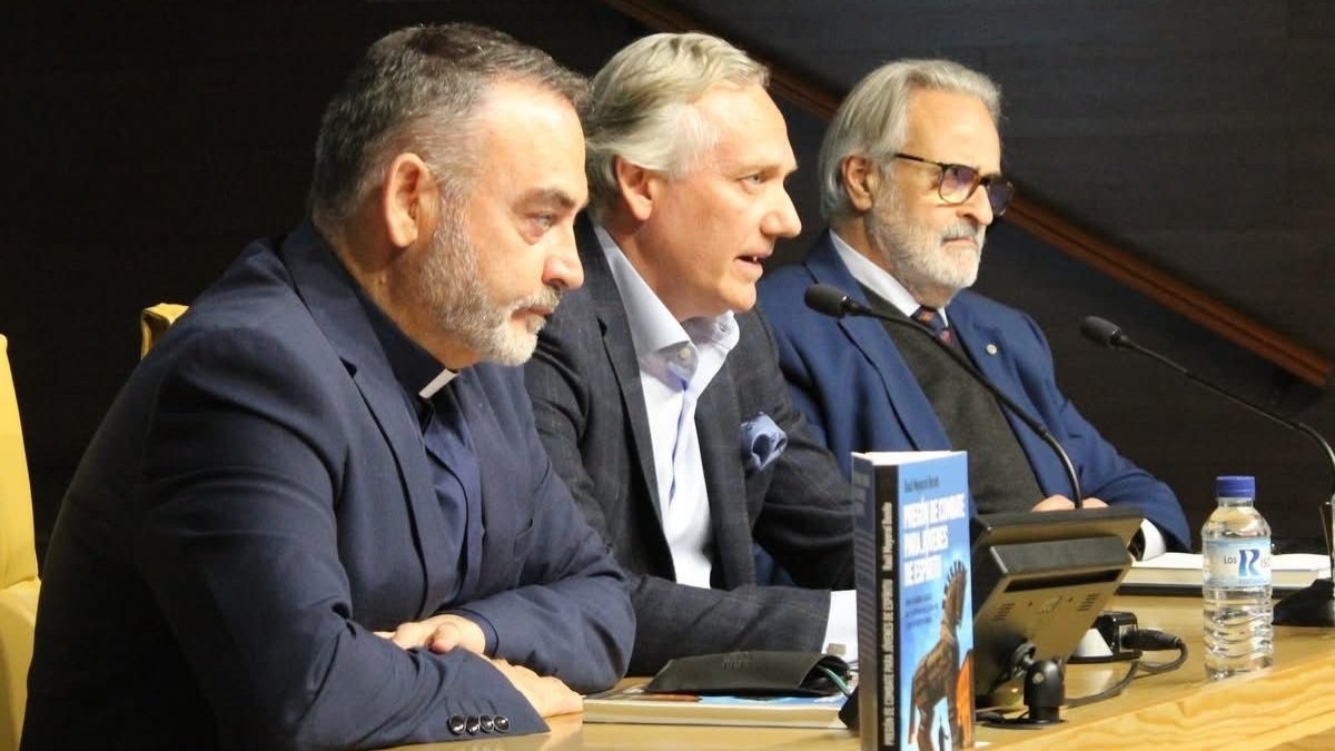 Raúl Mayoral, durante la presentación de su libro