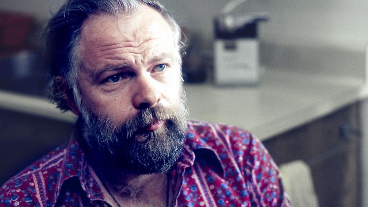 El escritor Phillip K Dick en una foto emblemática de finales de los años 70