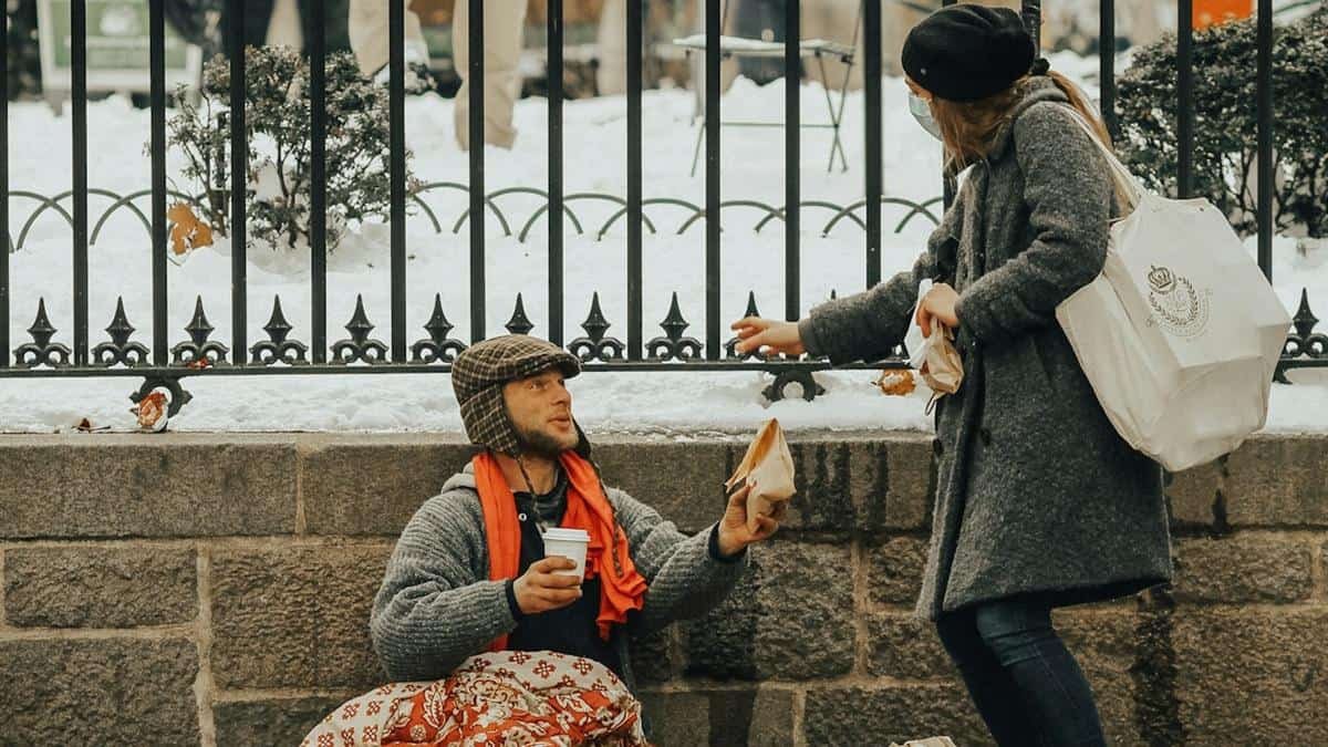 Nos solemos olvidar de uno de los puntos cardinales del catolicismo, que es cuidar de 'los pequeños'.
