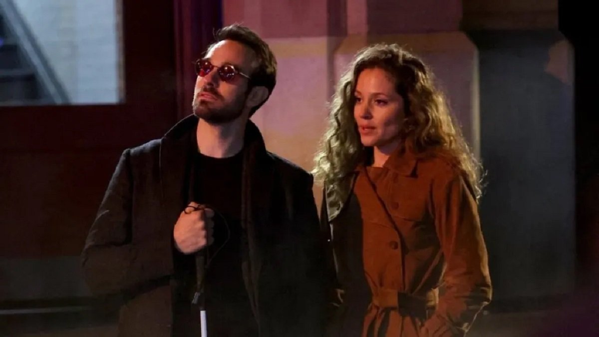 Matt Murdock, el abogado ciego, es Daredevil, y en la nueva teleserie tiene nueva novia, una psicoterapeuta