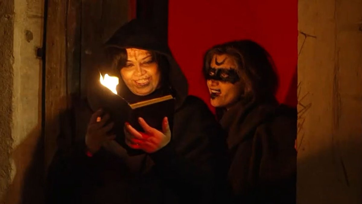 Una escena en las calles de Benevento durante el reciente festival de brujas.