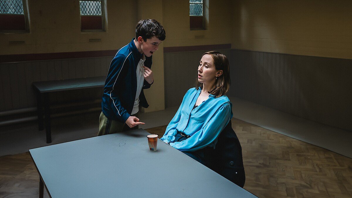 Jamie Miller (Owen Cooper) y Briony (Erin Doherty)