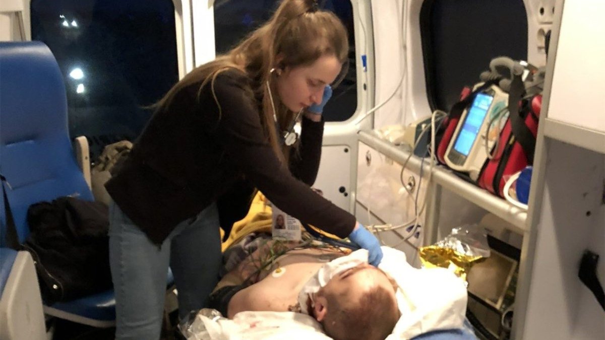 Viktoria ha decidido jugarse la vida cada día para ayudar y auxiliar a los heridos de esta guerra