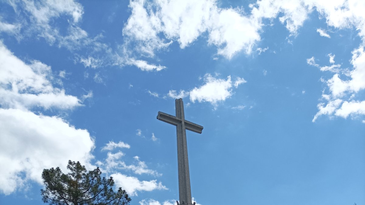 ¿Cuántas veces has orado a los pies de esta cruz?