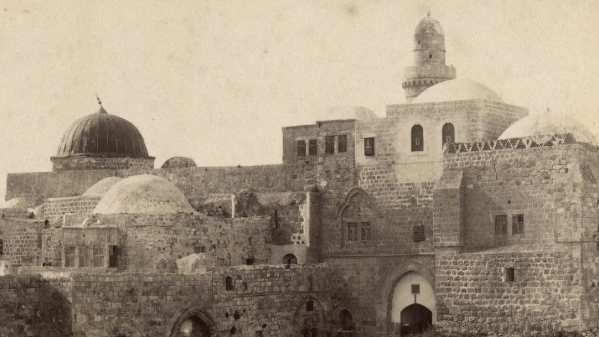 El Cenáculo en el monte Sion de Jerusalén, foto de Luigi Fiorillo (1875).