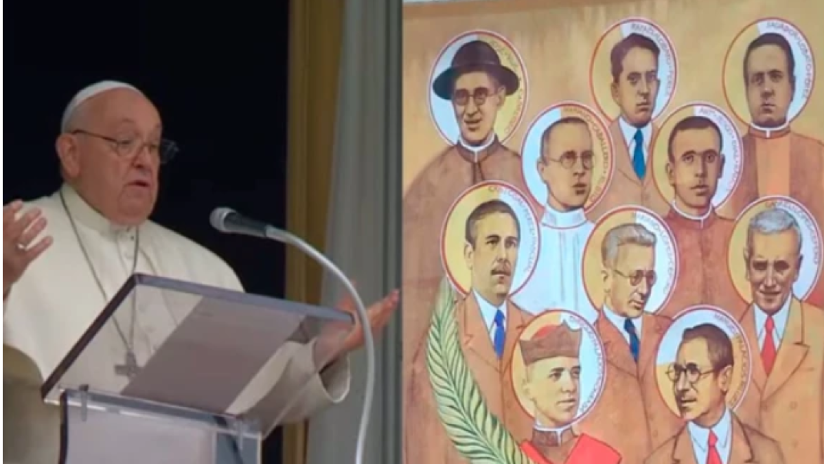 Tras cada beatificación el Papa Francisco aludía a ellos en el Ángelus del día siguiente.