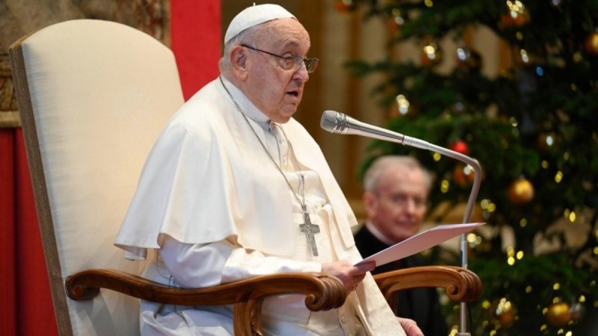 El pasado 9 de enero, en el que sería su último discurso de Año Nuevo al Cuerpo Diplomático, Francisco reiteró su rechazo a las colonizaciones ideológicas.
