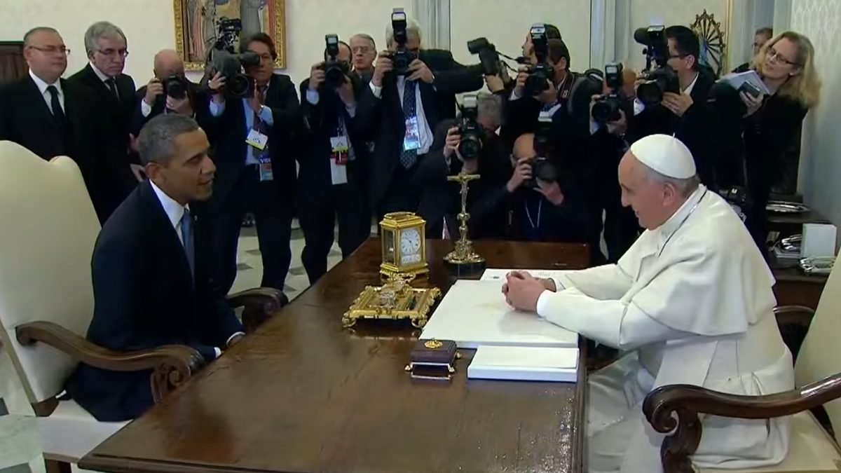 El momento de la elección de Francisco coincide con el auge de Barack Obama y el fuerte empuje de un globalismo claramente anticristiano.