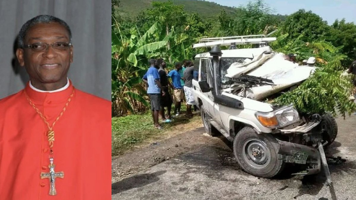 Así quedó el vehículo del cardenal Langlois tras el accidente que le fracturó varios huesos.