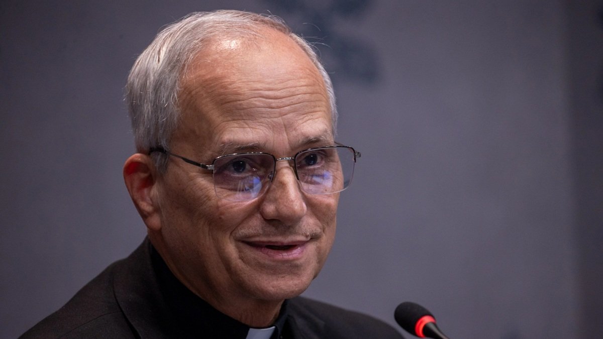 El cardenal Robert Francis Prevost ha sido elegido este 8 de mayo nuevo pontífice de la Iglesia: escoge el nombre de León XIV.