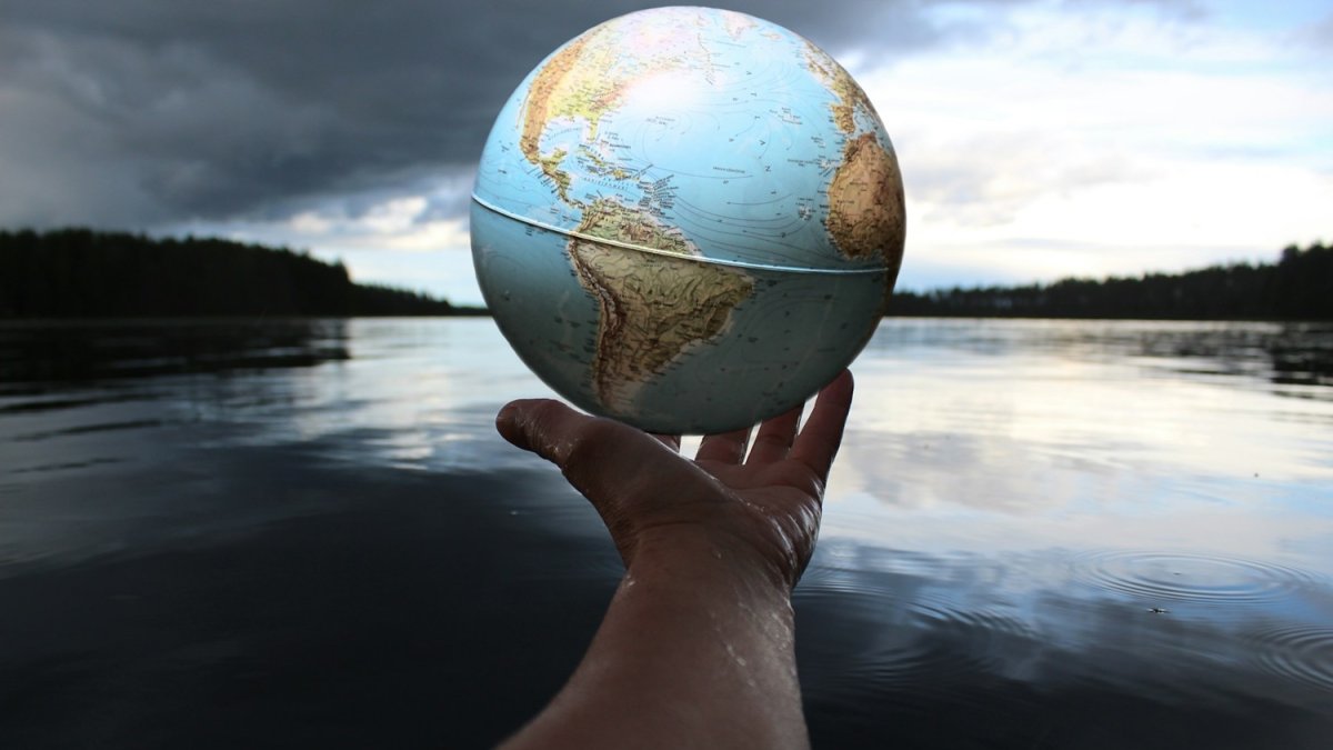 El desafío de nuestro tiempo: una élite globalista dirige el mundo sobre los escombros de una clase media empobrecida y desvinculada.