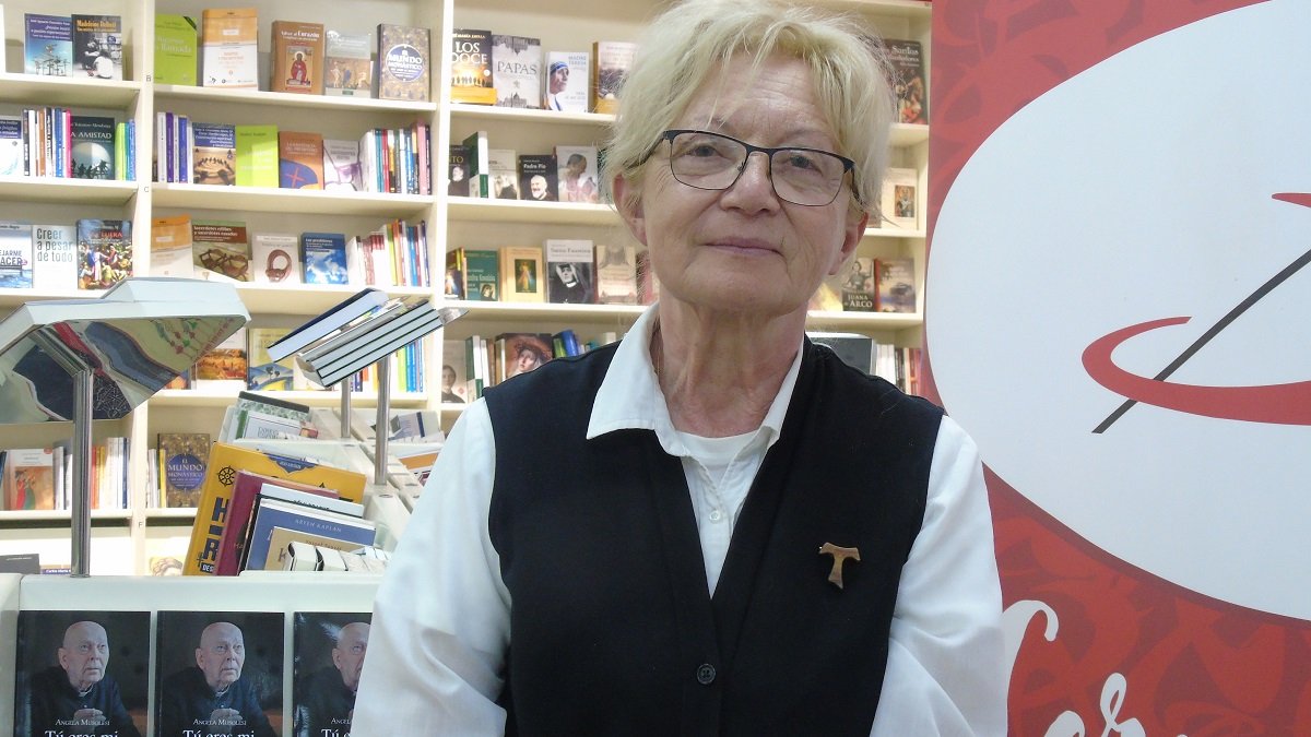 Angela Musolesi, franciscana italiana, desde su asociación Hijos de la Luz fomenta la liberación y exorcismos al estilo del padre Amorth