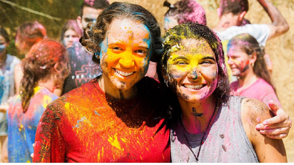 Algunas monitoras de adolescentes en el Campamento de Verano de LifeTeen de 2022