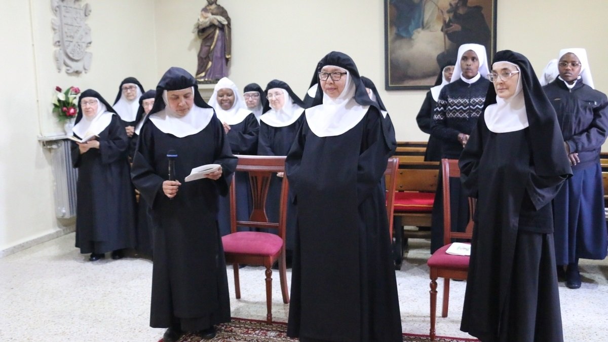 María Zhang en sus votos perpetuos tras 10 años en el convento de Vitigudino con las agustinas recoletas