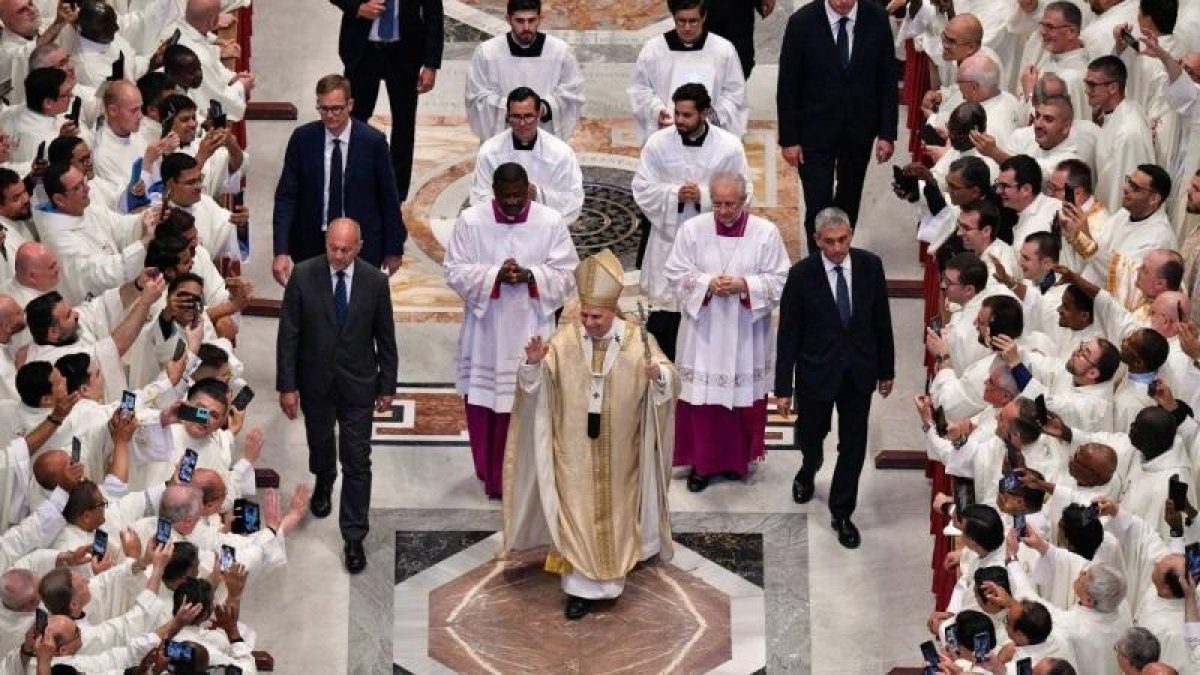 El palpable entusiasmo de los sacerdotes ante un Papa que les anima a la misión y les ofrece criterios de vida espiritual.