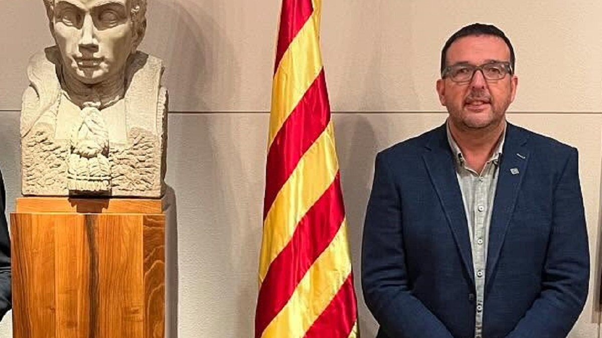 Albert Castells, alcalde de Vic (de Junts), aún no ha condenado las amenazas de violencia contra la Iglesia