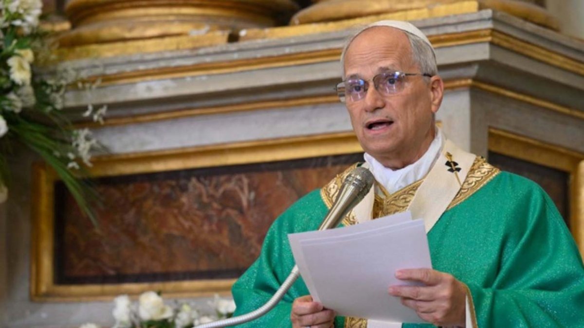 El Papa celebró misa en la parroquia de Santo Tomás de Villanueva en Castel Gandolfo.