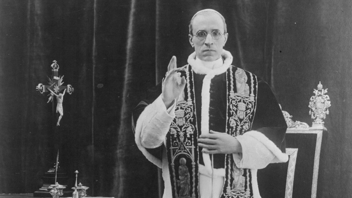 La encíclica 'Humani generis' de Pío XII, de 1950, 'sobre las falsas opiniones contra los fundamentos de la doctrina católica', refleja tendencias ya latentes en la Iglesia que explotaron después.