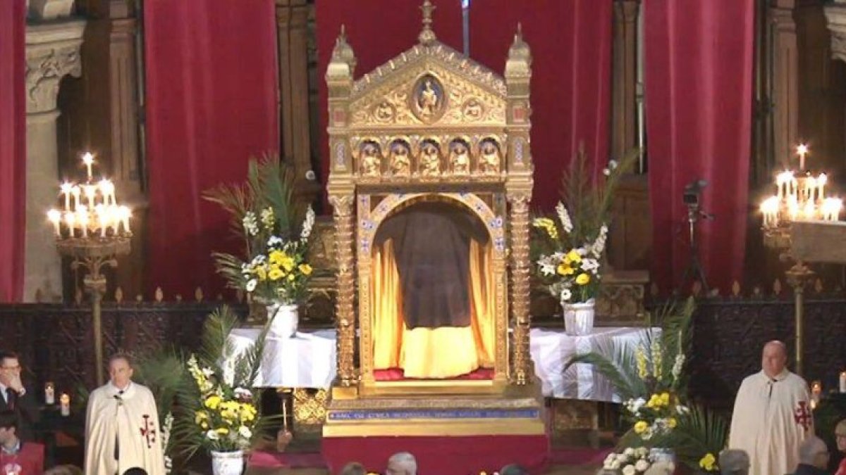 Ostensión de la Santa Túnica de Argenteuil en 2016