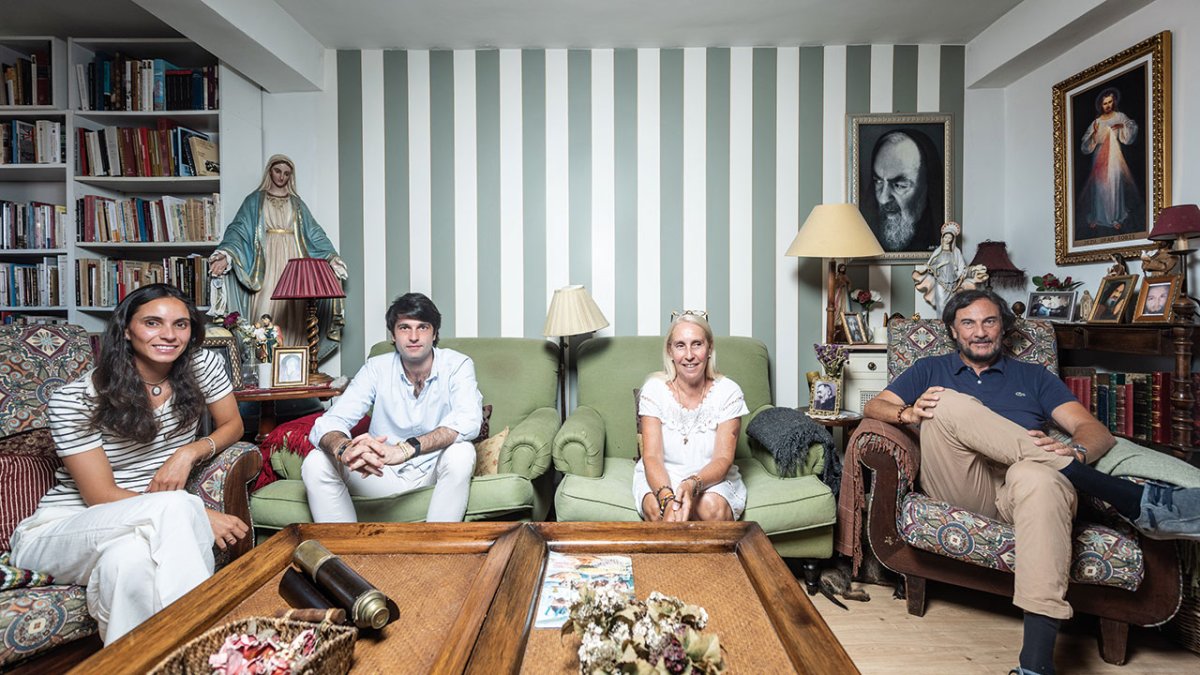 Familia Zavala, formada por el matrimonio José María y Paloma, y sus hijos Borja e Inés