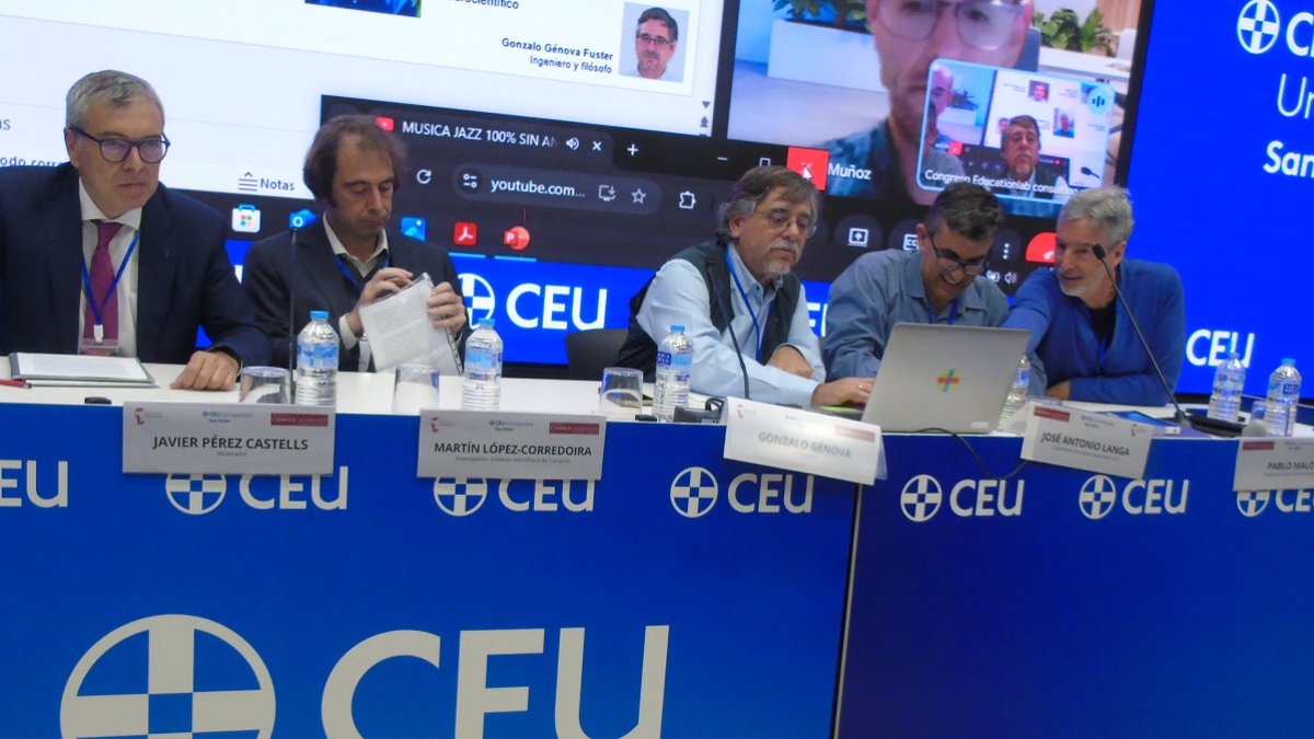 Mesa redonda sobre libertad y determinismo en el IV Congreso de la Sociedad de Científicos Católicos, en San Pablo CEU, Madrid