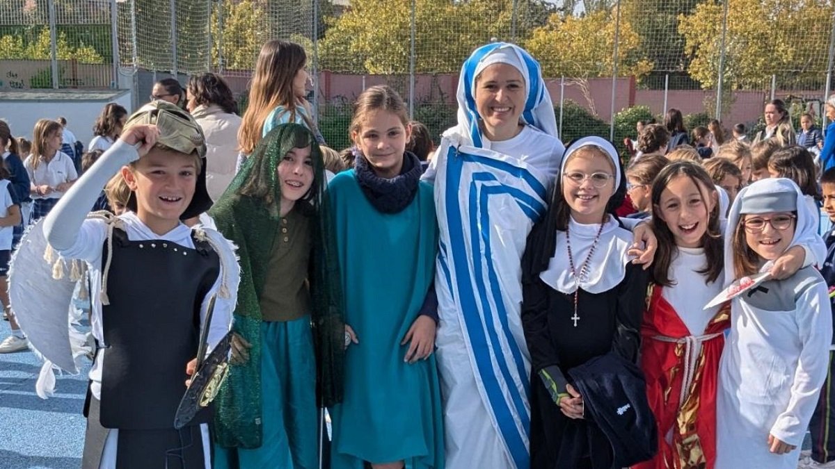 Una fiesta de Holywins en el colegio Santa Joaquina Vedruna de Madrid, una ocasión de conocer mejor a los santos