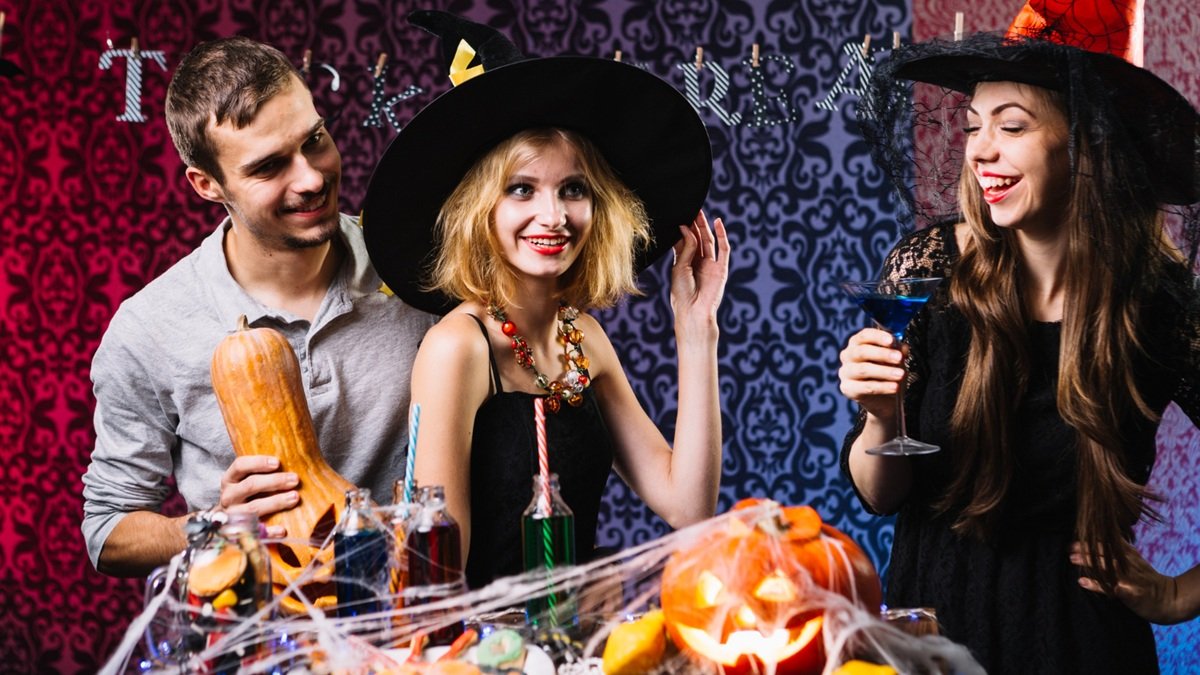 La mayoría de los que celebran Halloween lo hacen por diversión pero, ¿existen los riesgos?