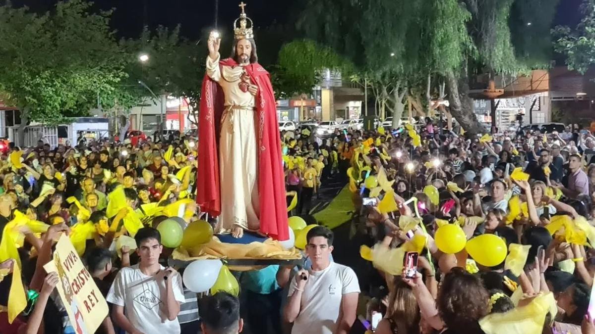 Cuando el Beato Bernardo de Hoyos recibió la promesa 'reinaré en España', ésta incluía los territorios de ultramar. En la foto, procesión de Cristo Rey en Caucete (Argentina).