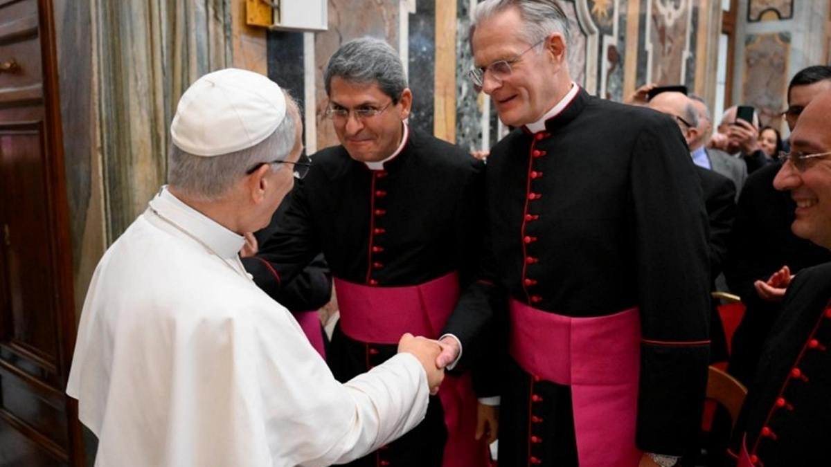 O Papa Leão rejeita a falsa misericórdia nas nulidades matrimoniais