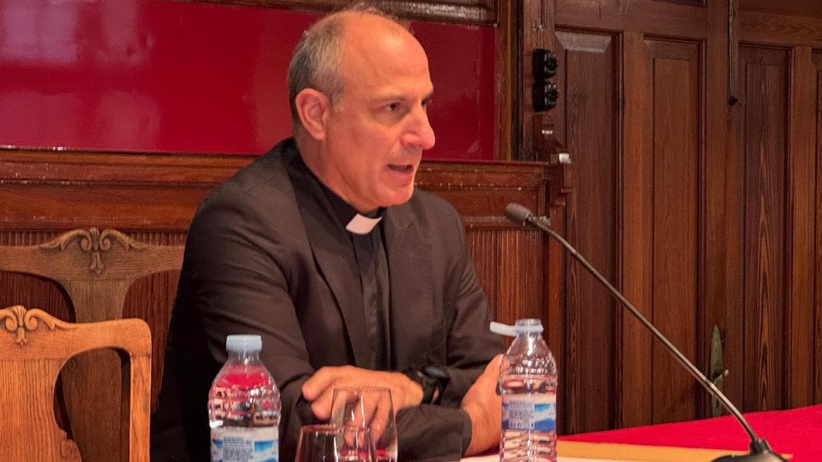 Monseñor Melchor Sánchez de Toca y Alameda relator de lengua española en el Dicasterio para las Causas de los Santos.