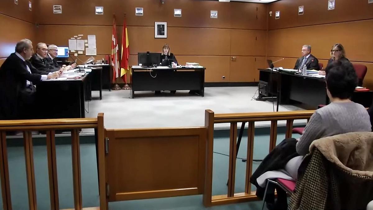 Un momento del juicio celebrado en Vitoria contra 21 militantes provida que finalmente han sido absueltos.