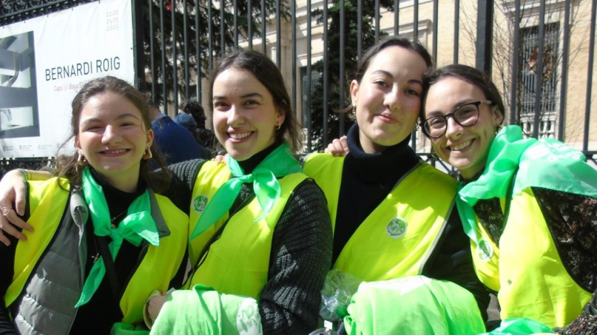 Jóvenes manifestantes en la marcha Sí a la Vida 2025 en Madrid