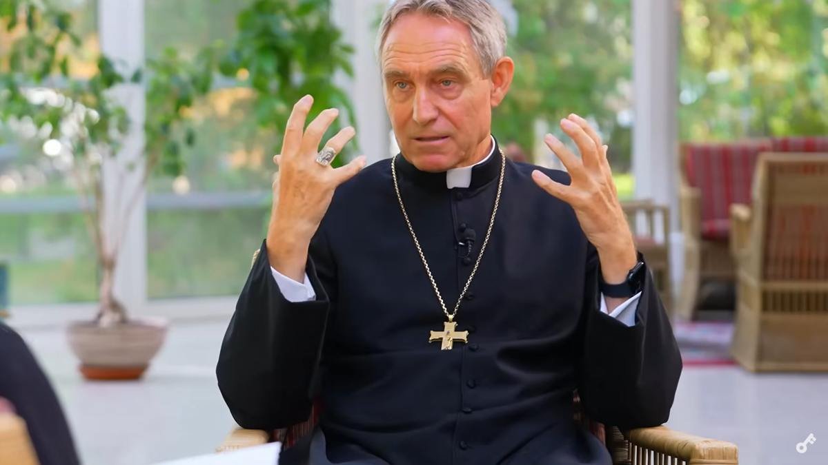 El arzobispo Georg Gänswein (n. 1956), actualmente nuncio en los países bálticos, evoca el papado de Benedicto XVI en una reciente entrevista.