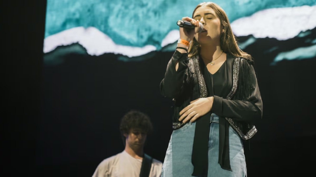 Los conciertos de Hakuna atraen a muchos jóvenes, y, de hecho, a familias enteras