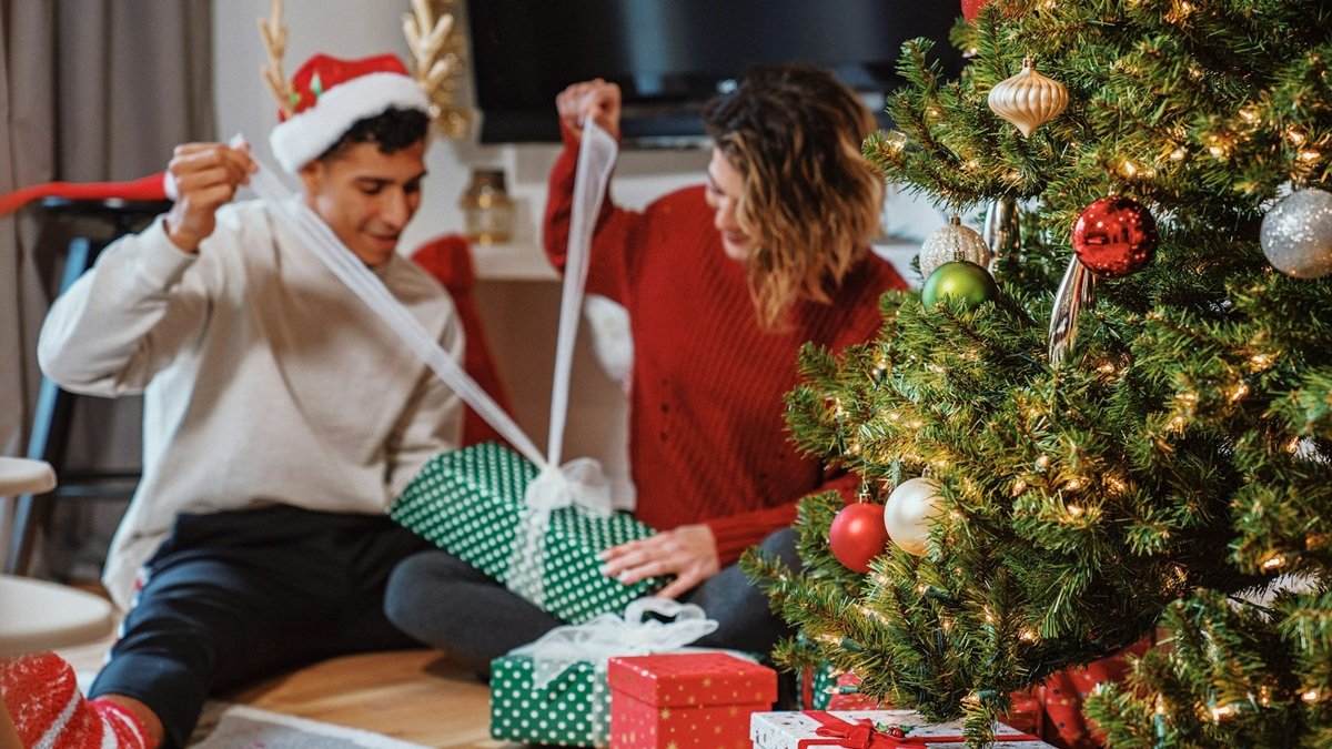 A la hora de regalar, muchos de los presentes que más llegan no son materiales: esta es la lista de regalos de Navidad que más marcaron las vidas de personalidades católicas.