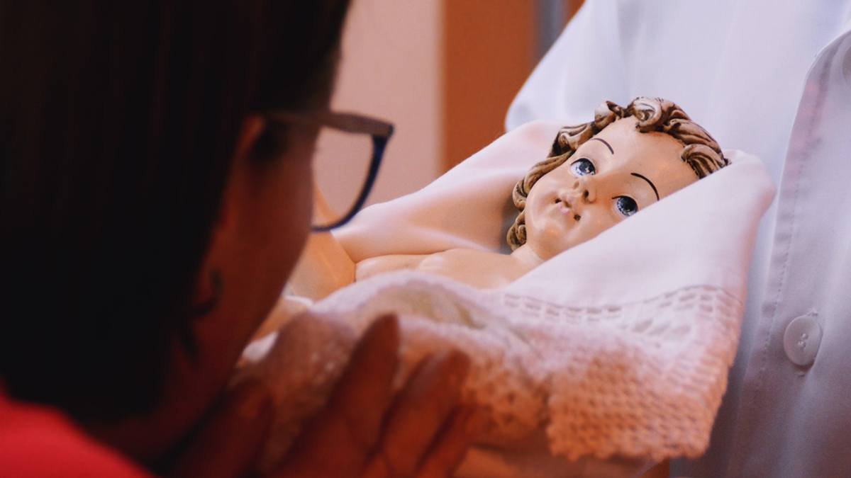 El Niño Jesús en nuestro portal cada Año Nuevo nos da la oportunidad perfecta para rezar a Dios en el silencio y el recogimiento de la primera noche.