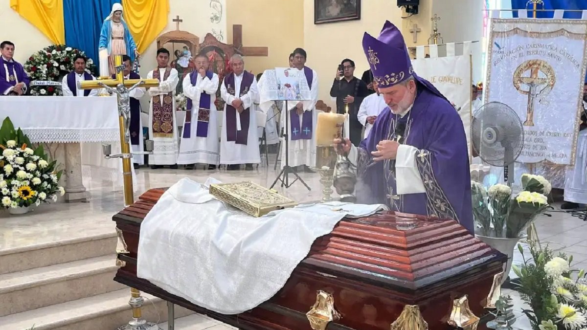 Funeral del padre Bertoldo Pantaleón Estrada en octubre de 2025 en la diócesis de Chilpancingo, México