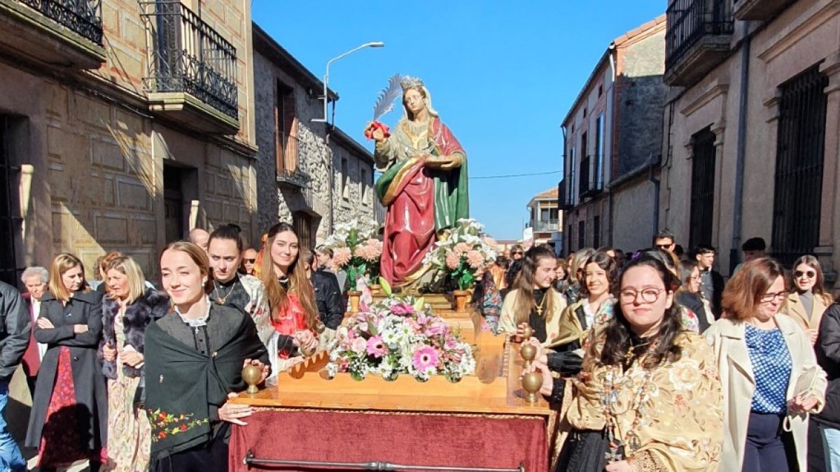 Veganzones es un pueblo de Segovia de 211 habitantes que en un mes estará celebrando a Santa Agueda.