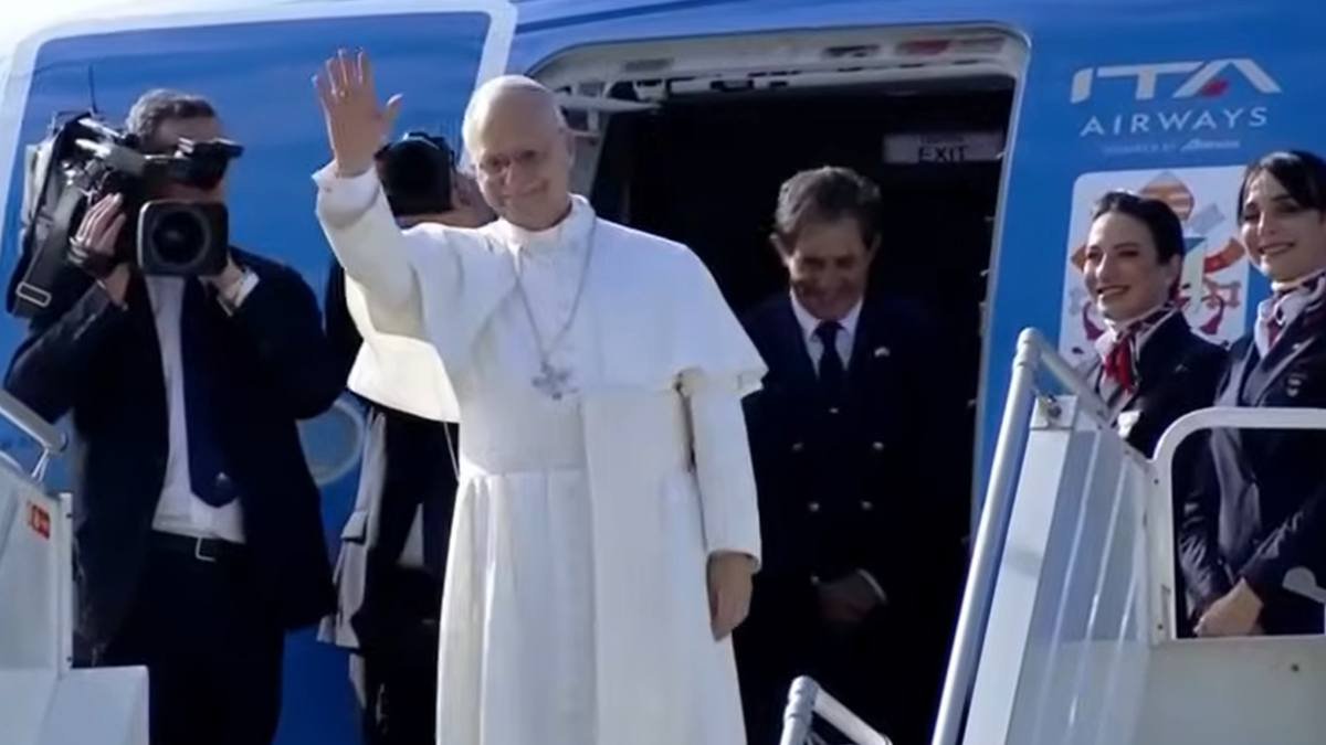 La despedida de León XIV el 2 de diciembre en Beirut, tras finalizar su primer viaje fuera de Italia, a Turquía y el Líbano.